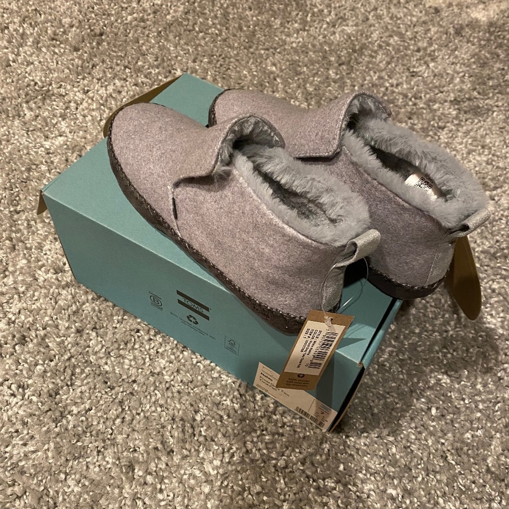 TOMS Women’s Slippers